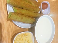 -三好食堂(煎饺·馄饨·肉饼米线·盛世广场店)