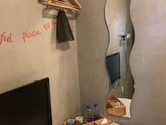 -卡罗酒店(东门晒布地铁站店)