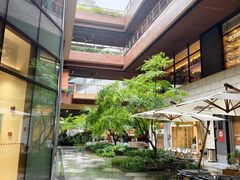 -瑞虹新天地月亮湾
