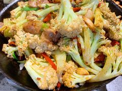 干锅菜花-华盛园卷子王农家菜水库鱼