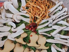 -阿婆情腊排骨火锅(金虹路店)