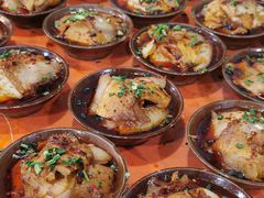 -董哥山城碗碗香(美专校街店)