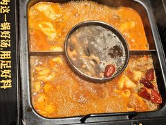 -老牌坊云南鱼豆花火锅(爱建店)