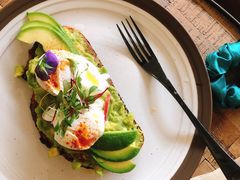 牛油果温泉蛋吐司-O'mills Sourdough Bakery&Bistro(永嘉路店)