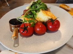 班尼迪克蛋奶油菠菜火腿肉贝谷-the rug 飞毯 (朝阳公园店)