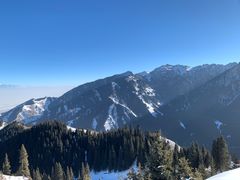 -丝绸之路山地度假区滑雪场