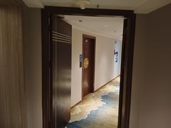 -华海酒店(茂名高铁站店)