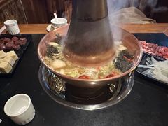 -果松木炭酸菜铜火锅·外婆参鸡汤