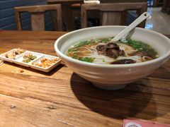 -湘人龙记老长沙米粉(鸟巢店)