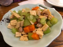 芹菜拌腐竹-后院犇牛主题餐厅(云岗店)