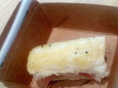 芝士火腿包-星巴克(广州南站A18检票口楼上)