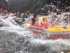 -安吉龙王山峡谷漂流