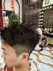 -东方先生国潮男士理发馆