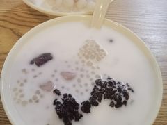 椰汁芋圆紫米露-钱记三鲜冰粉
