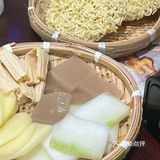 老板说他们家的辣子鸡火锅好吃得很