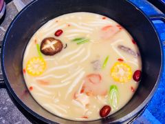 -三人行骨头王火锅(长寿店)