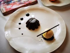 巧克力蛋糕配香草冰淇淋-Jean Georges