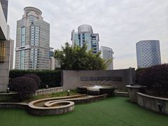 -上海龙之梦万丽酒店