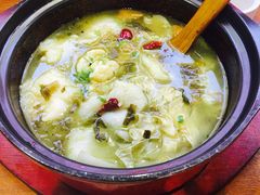 石锅酸菜鱼-周鱼小馆石锅酸菜鱼(活力汇店)