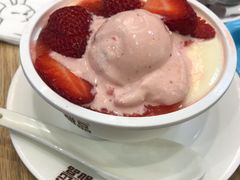 草莓梦幻雪双皮奶-满记甜品(金唐购物中心店)