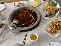 -美渝石锅鱼(礼嘉直营店)