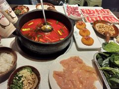 -贵府酸汤牛肉火锅·贵州老字号(飞山街店)