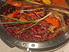 -茅草房·河畔园林火锅