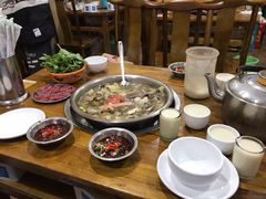 -泸州酸菜豆花火锅川师店