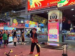 -三亚火车头万人海鲜广场