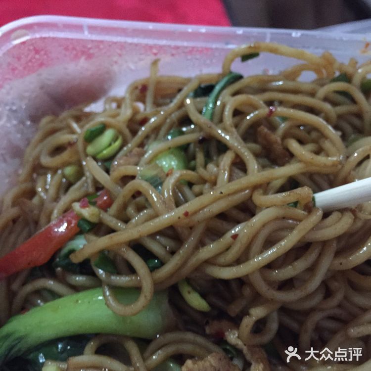 餐饮店，商场都没有开门，快递也就有邮政，顺丰