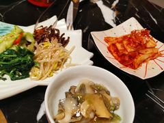 -山川小町·极番烧肉(新地假日广场店)
