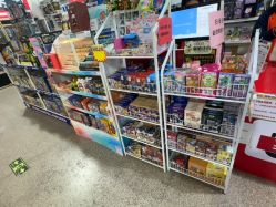 -逝水玩具折扣店