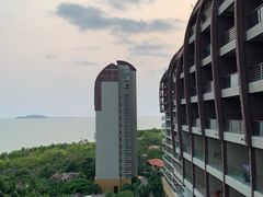 -三亚湾海居铂尔曼度假酒店