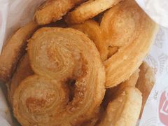 小蝴蝶酥-上海哈尔滨食品厂(淮海中路店)