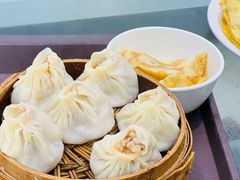 蟹黄小笼包-常州糕团店(北大街新世纪商城店)