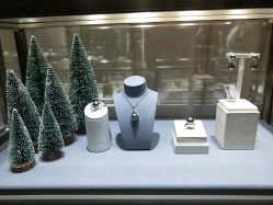 -GiO挚澳珠宝(侨福芳草地店)