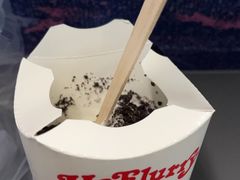 -麦当劳(上海虹桥站30B检票口楼上)