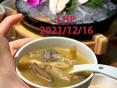 熬好的菌汤-一朵菌·野生菌探索家火锅(南亚店)