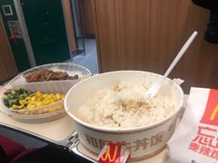 和风牛丼饭-麦当劳(汉口火车站候车室店)