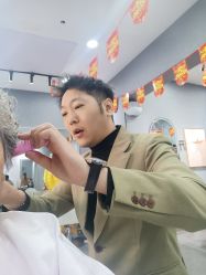 -艺格造型染发烫发