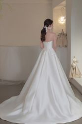 -艾米丽婚纱礼服