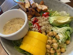 鸡肉牛油果芒果色拉-Wagas沃歌斯(五道口购物中心店)