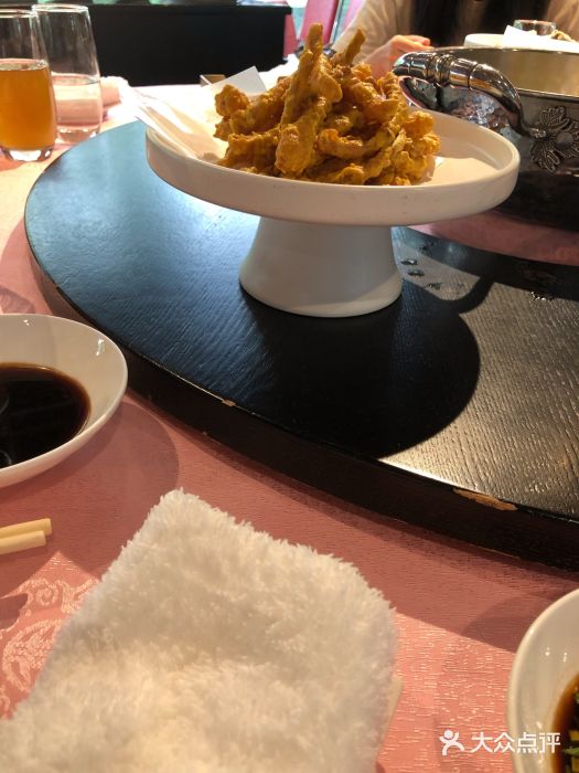 行家海鲜火锅酒家(静安寺店)金沙茶树菇图片