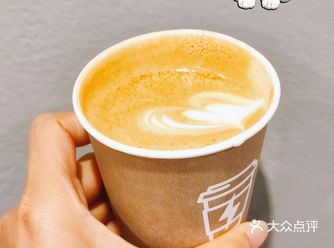 烈日，用咖啡招待自己。