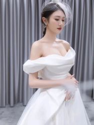 -不晚国际婚纱礼服
