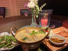 -大头虾越式风味餐厅(光明广场店)