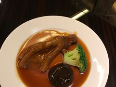 鲍汁扣鹅掌-佘山世茂艾美·御珍轩中餐厅