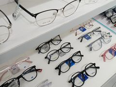 -美式眼镜·授权蔡司.依视路.尼康.豪雅.明月(南翔印象城店)