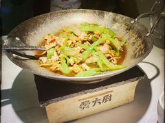 -费大厨辣椒炒肉(高铁吾悦广场店)