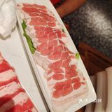 天气一下子感觉入冬了，特别适合吃火锅，位于地中海4楼
